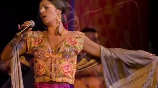 LILA DOWNS - cielo rojo