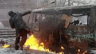 Des manifestants tombent à Kiev