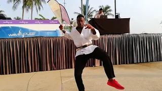 VIOLENT ENDING: Salsa Kan Do vs  Capoeira