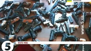 Силовики затримали банду торговців зброєю в Києві