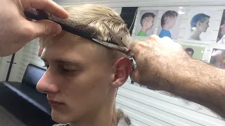Мужская модельная стрижка на светлых волосах