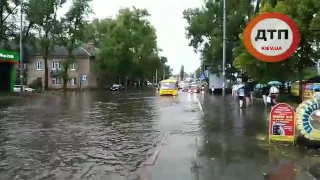 27.07.2017 КИЕВ ЛИВЕНЬ ПОТОП ЧП ДТП 4