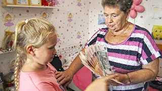 ГРИФЕРША УКРАЛА 138 000 РУБЛЕЙ У БАБУШКИ В РЕАЛЬНОЙ ЖИЗНИ И ЗАДОНАТИЛА В МАЙНКРАФТ!