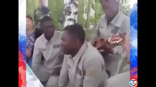 Курсанты из Конго поют песню Офицеры!