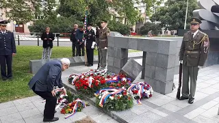 PIETNÍ AKT U POMNÍKU PADLÝCH ČS. ZAHRANIČNÍCH LETCŮ VE II. SVĚTOVÉ VÁLCE