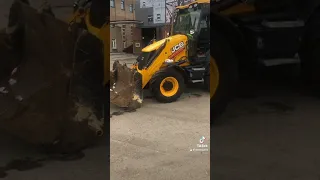 Трактор JCB 3CX мойка