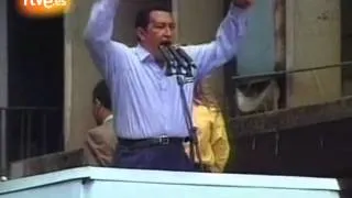 Chávez logra ascender al poder en Venezuela en 1998