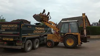 JCB 3CX Grey Cab Backhoe Loader, back yard excavating (3)