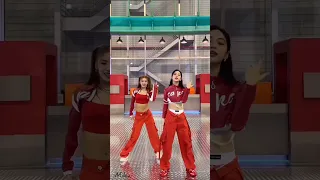 Cake challenge by Yeji and Ryujin (Red ver.) #shorts #itzy