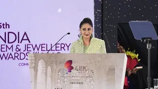 Popular Emcee Anchor Gitikka Ganju Dhar hosts the 45th India Gems & Jewellery Awards in Delhi