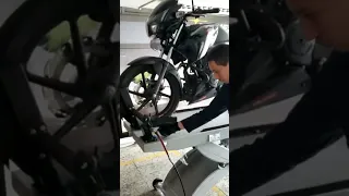 Funcionamiento de elevador Autotools para motos