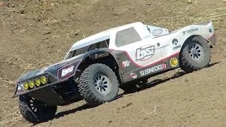 RC ADVENTURES - 17.2kg (38 lbs!) Losi 5T 4x4 Gas 1/5th Scale Truck