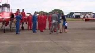 Canada / UK - Prince George joins parents at military air show / Trudeau greets Duke and Duchess of