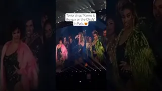 #TaylorSwift sings “Karma is the guy on the CHIEFS” to Travis Kelce in Paris! 😍 🎥: 9tay8tay9_