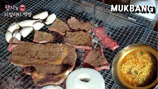 Real Mukbang :) Hanwoo, Dried Persimmon, Shine Muscat, Spicy Samgyeopsal ★ Mukbang Travel in Sang Ju