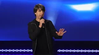 Demetri Martin Performs a Hilarious Standup Set