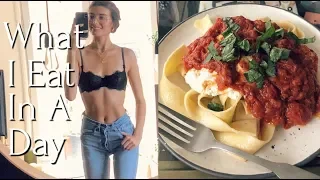 What I Eat In a Day as a Model | Comfort Foods, Yummy Stuff, & Treats | Jessica Clements