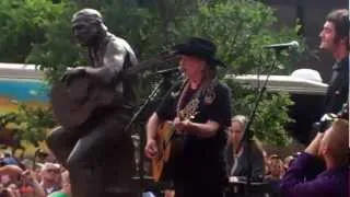 Willie Nelson Plays "Role Me Up & Smoke Me When I Die" Live @ Statue Unveiling Austin, Texas