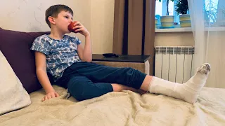 Vlog💜: КИРИЛЛ СЛОМАЛ НОГУ! 18.12.2019