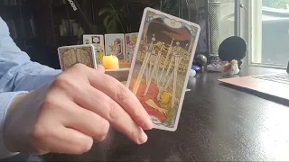 LIVE TAROT READINGS