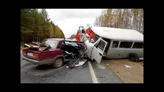 Аварии на дорогах, приколы на дорогах 2018 222