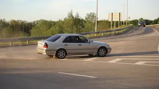 DARK STREET или городская суета | BMW E82 и Mercedes W202