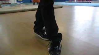 Michael Jackson Tutorial - How To Spin Properly (double/triple spin)