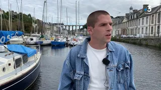 Le chanteur HERVÉ se livre sur ses échanges avec Gaëtan Roussel lors de Abers Road