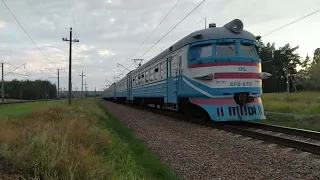 ер2-636 с пассажирским поездом