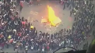 Marcha feminista con canción de fondo “Baile de las medusas”