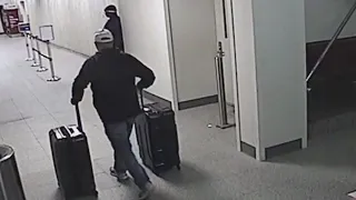 Video shows luggage being stolen from Atlanta airport