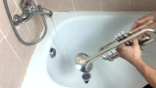 как промыть и почистить трубу,корнет изнутри..How to clean your trumpet inside..