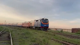 Evo ТЭП33А-0030 п. скорым поездом #21 Семей-Қызылорда