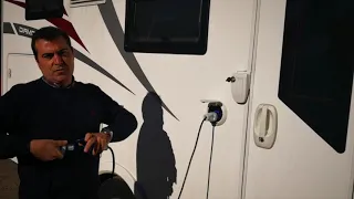 Cómo conectar la autocaravana a una red eléctrica externa