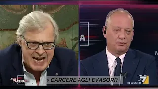 Duro scontro tra Vittorio Sgarbi e Peter Gomez: "Chi ha eletto Conte e Di Maio? Vergognati, ...