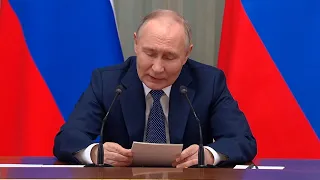 Владимир Путин поблагодарил правительство России за проделанную работу