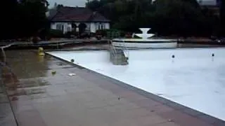 The lido fills up