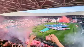 PSV Ajax veel vuurwerk in het stadion bij opkomst