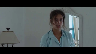 Adèle Exarchopoulos trashing a hotel room in Sibyl (2019)