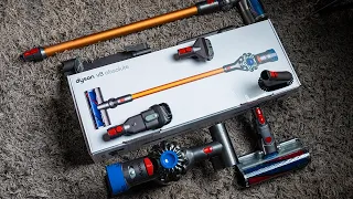 This VACUUM cleaner gets the job DONE // Dyson V8 Absolute REVIEW!