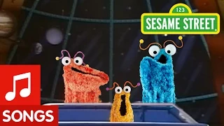 Sesame Street: Yip Yips Sing Their Martian Family Song