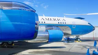 Tour through a Boeing VC-137B / SAM 970 / Boeing 707 ) at Seattle's Museum of Flight