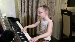 Виктория Викторовна 7 лет. Песня 404 (cover) Время и Стекло