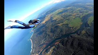 Skydiving AFF 8 (diving exit, slow/fast falling, tracking) - Skydive Oz, Australia