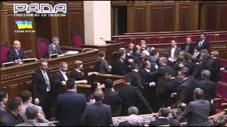 Fistfight Erupts in Ukraine Parliament