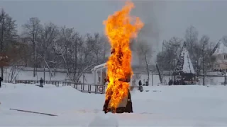 Сжигание чучела Масленицы.Чёрные блины. Городская ферма на ВДНХ.