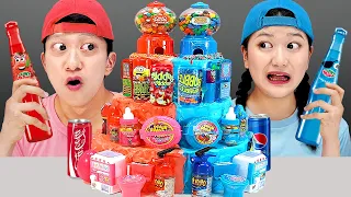 PINK VS BLUE Cake Decoration Challenge 왕눈알 젤리 케이크 먹방! Making THE WORLD MOST LARGEST CAKE BY COMY 코미