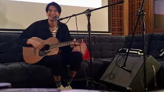 Phum Viphurit - Paper Throne (Acoustic) @Jacqueline (Siri House), June 16, 2019