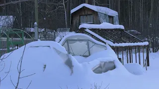 В садах от снега рушатся арочные теплицы из поликарбоната / 15-02-2024