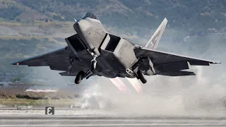 US F-22 Takes Off at Full Afterburner Before Extreme Vertical Climb